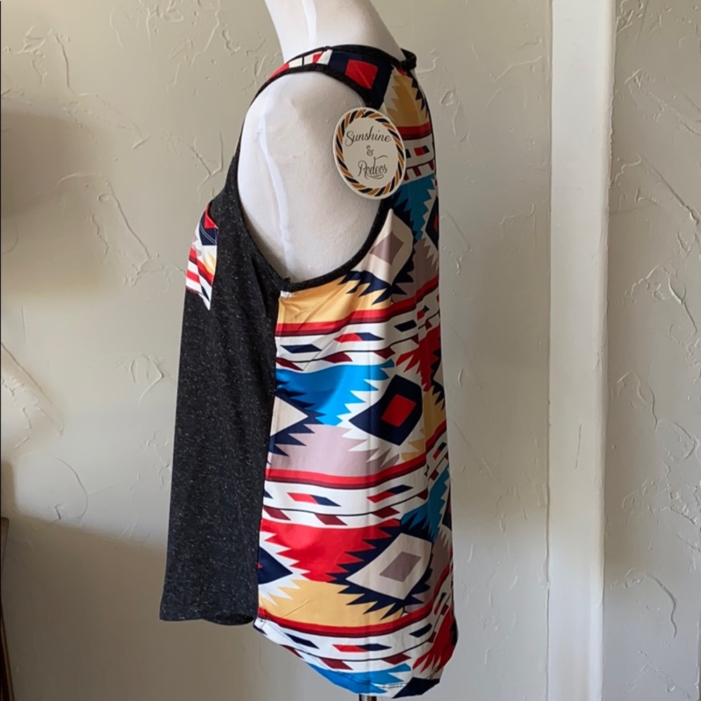 Ladies Aztec print tank top in heather black size small